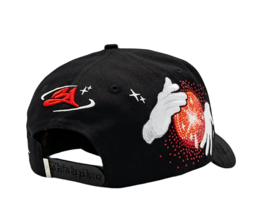 Mago Roja "31 HATS"